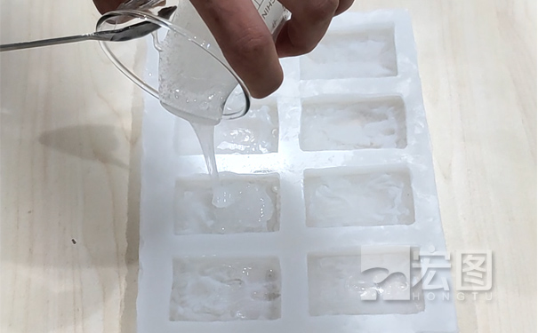硅膠模具能倒液體硅膠嗎？